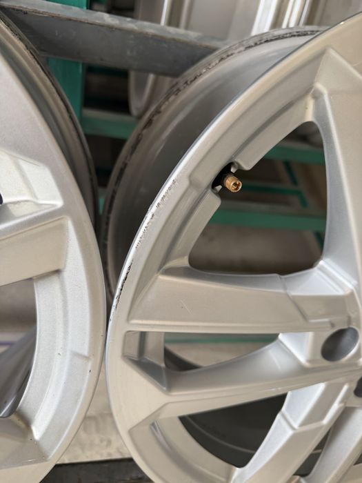 Оригінальні диски Audi 5/112 R17 6,5J ET43 8YO 601 025L.