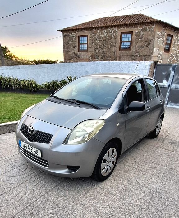 Toyota Yaris 1.0 VVT-i com AC