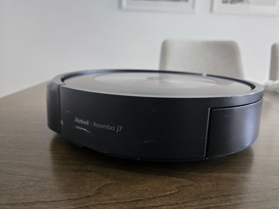iRobot Roomba j7