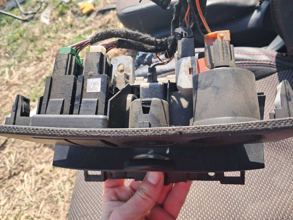 Попільничка прикурювач консоль в торпеду мазда 3 БК BP4L-55211