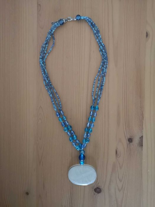 Colar médio com pendente