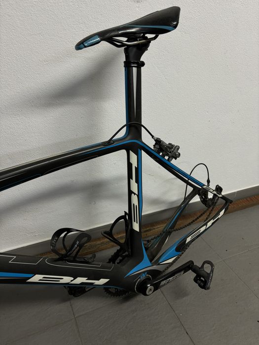 Bicicleta de Estrada BH em Carbono + Rodas Vision