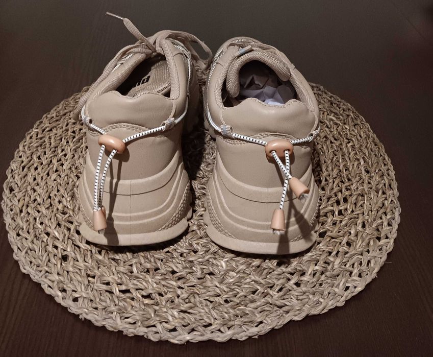 Sapatilhas camel426239467267051521