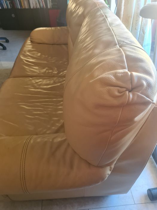 Sofa em pele genuína, de 3 lugares
