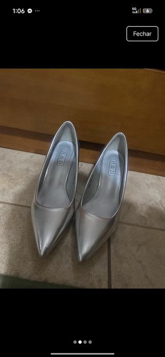 Sapatos prateados