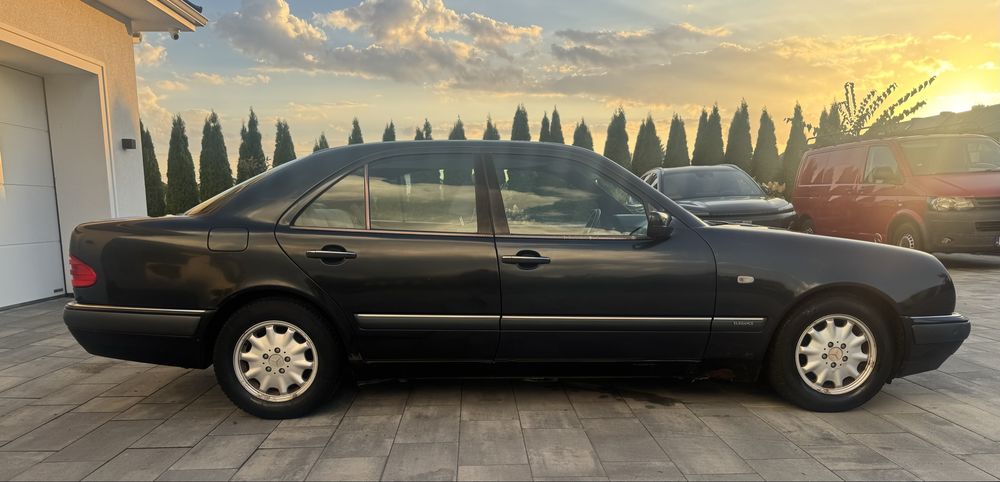 Mercedes - Benz  E200 benzyna, 1997 rok