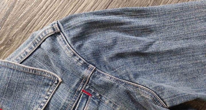 Джинсова куртка на дівчинку-підлітка 12-14 р., зріст 152-164 см.