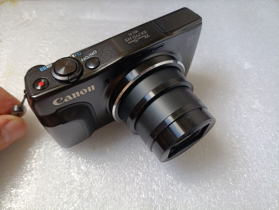 Canon PowerShot SX710 HS