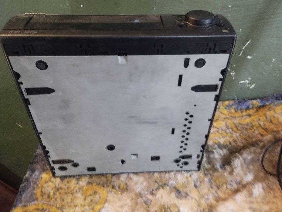 Продам відеомагнітофон