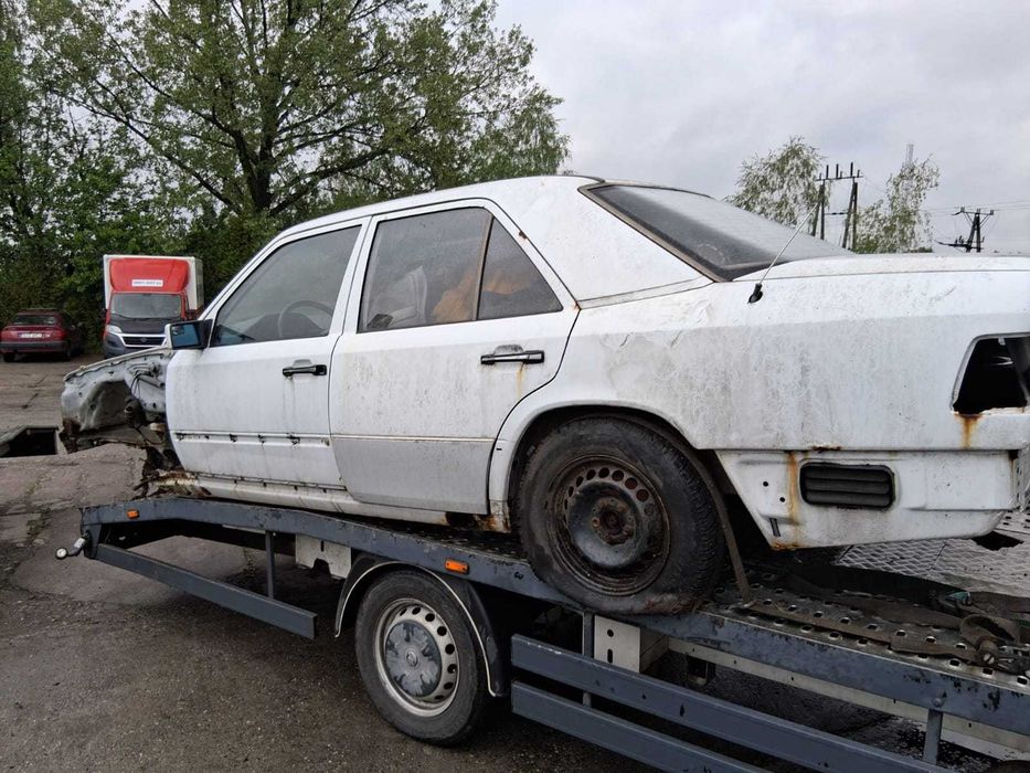 drzwi lewe tył szeroka listwa Mercedes Benz W124