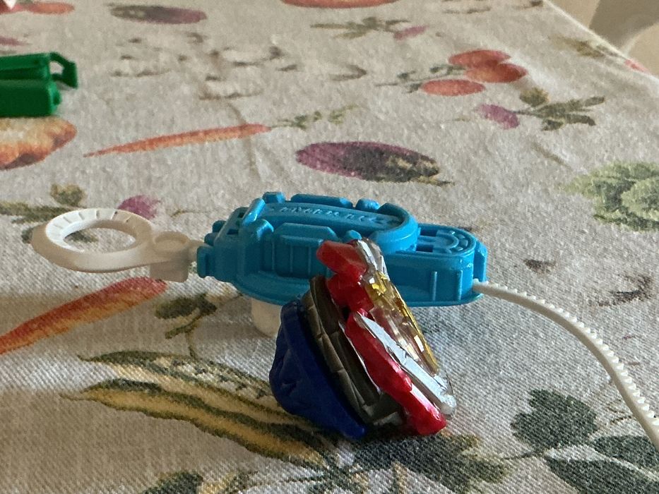 Beyblade    usado
