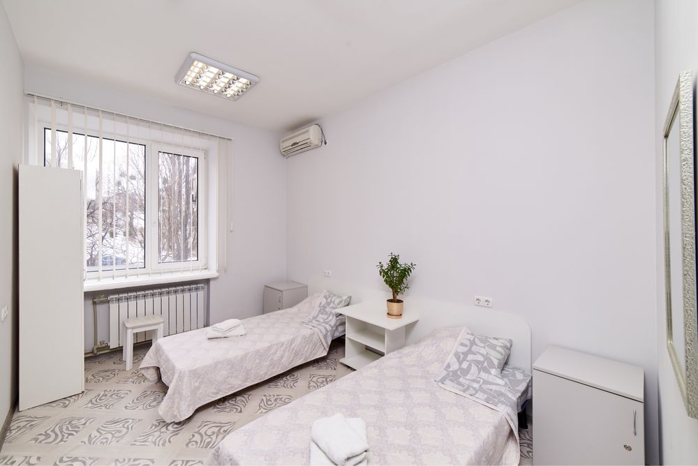 Хостел PERRON м. Південний вокзал, койко-місця та окремі кімнати люкс