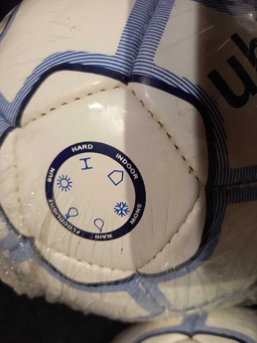 Piłka nożna Uhlsport nowa za pół ceny