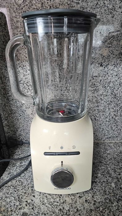 Oportunidade! Lote de Eletrodomésticos Usados em Bom Estado (Frigorífico + Micro-ondas + Fervedor + Liquidificador)