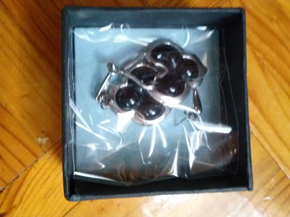 Brincos Beclay com fecho de pressão