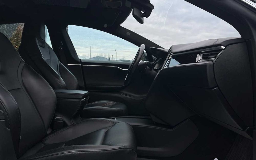 Tesla Model S 2016