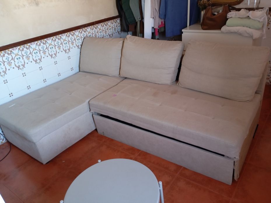 Sofá Conforama bege usado
