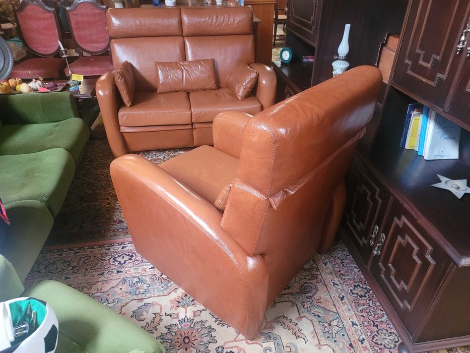 Sofá individual em pele - Bom estado geral