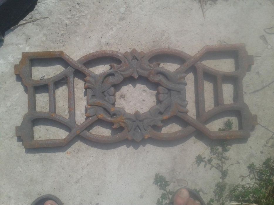 Срочно продам чугунную оградку