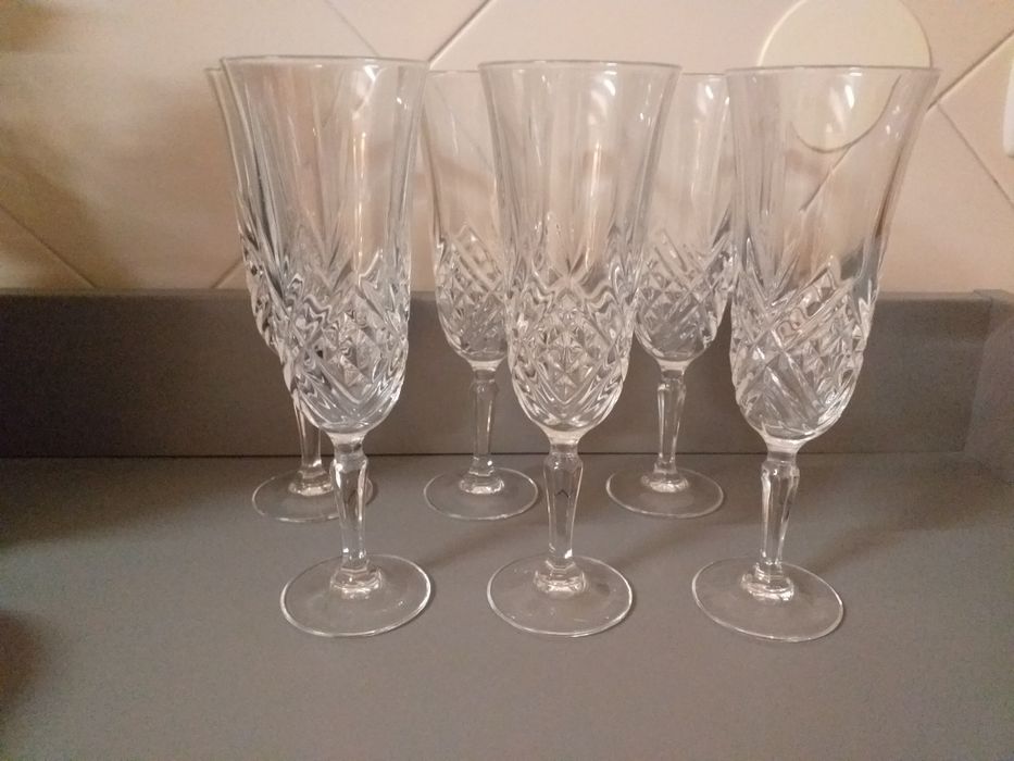 NOVO copos Cristal preço por 6,6cálices espumante,6vinho,6licor EM MÃO