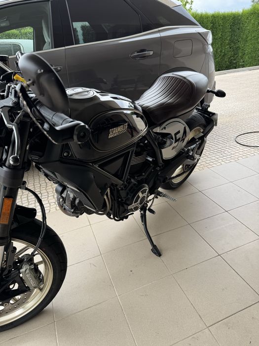 Ducati scrambler cafe racer