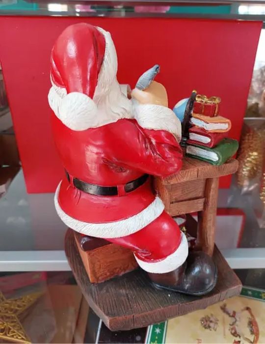 Новогодняя статуэтка Санта большая