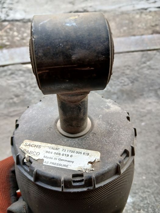 Подушка амортизатор кабіни MAN TGA TGX TGS