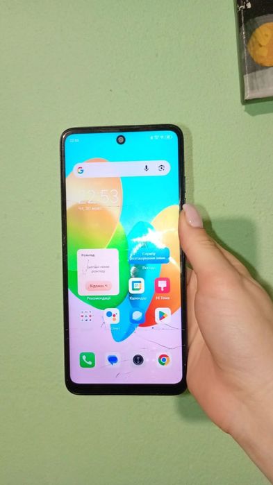 Продаю Tecno Spark 20C, телефон повністю робочий, є пару нюансів
