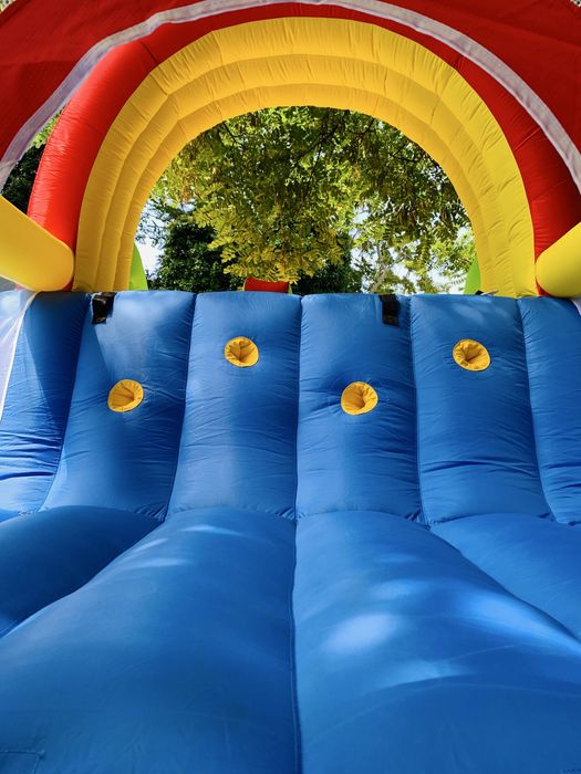 Aluguer de Insuflável - “Castelo com Escorregas e Pula Pula”