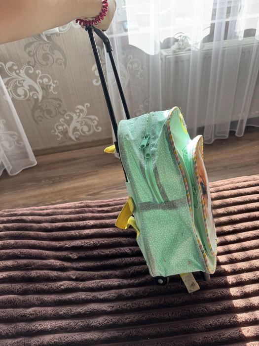 Чемодан дитячий (рюкзак на колесах)