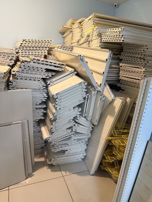 Стелажі торгові