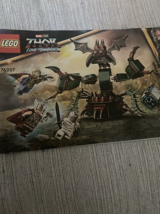 LEGO 76207 – Attack on New Asgard 	•	Peças: 159
