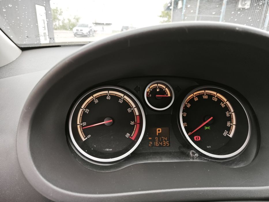 Продам Opel Corsa D 2010 року , 1.4 бензин в гарному стані,автомат , гідротрансформатор,  Продаж Опель Корса  Д