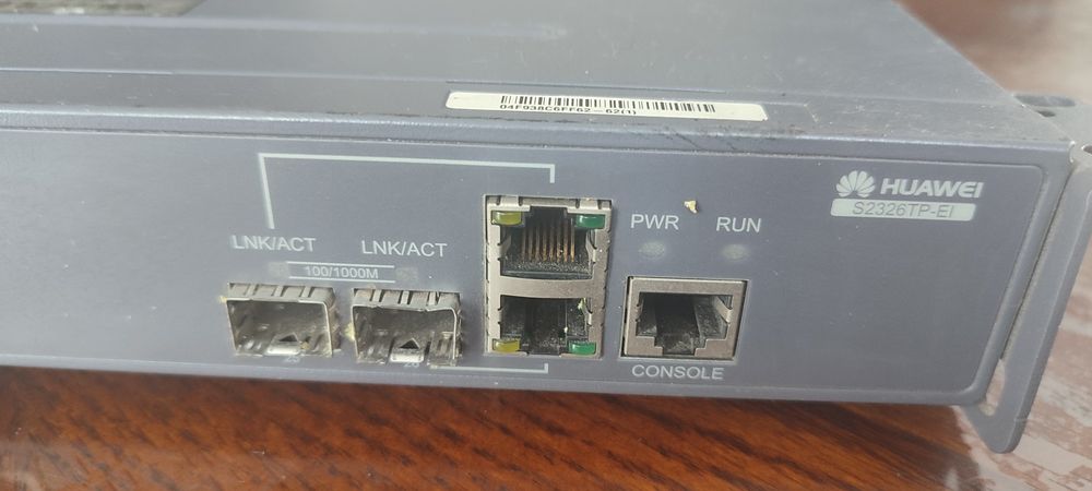 Свіч, маршрутизатор, комутатор Huawei S2326TP-EI