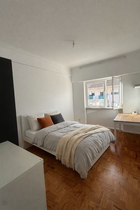 Quarto em Linda a Velha