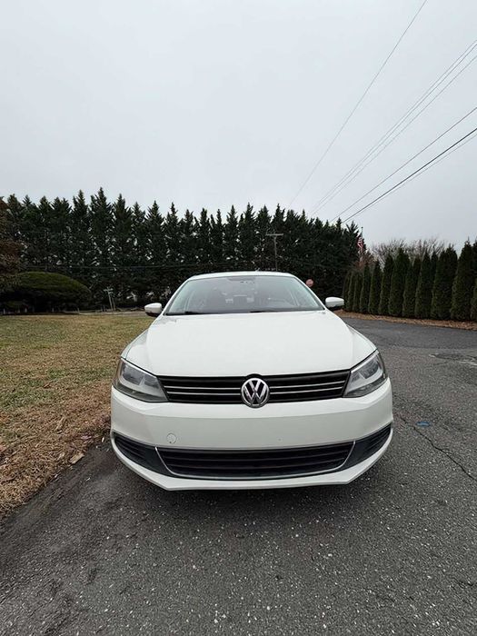 Volkswagen Jetta      2014