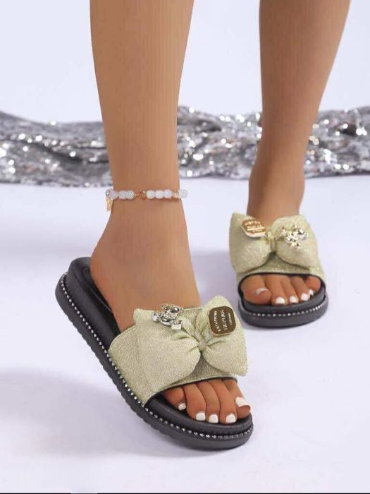 Stylowe klapki damskie