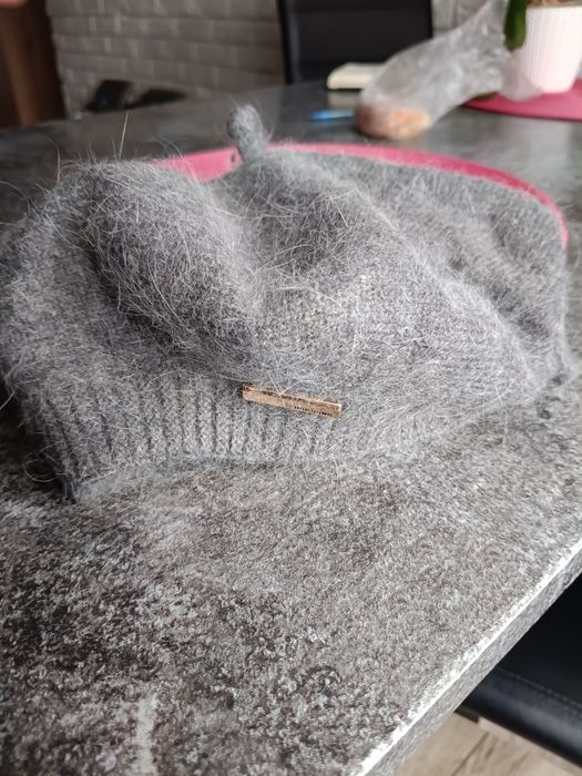 Nowy beret damski