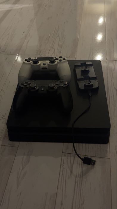 Konsola Playstation 4