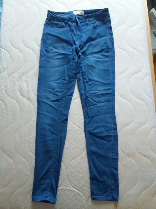 Niebieskie rurki skinny Pieces 38 M