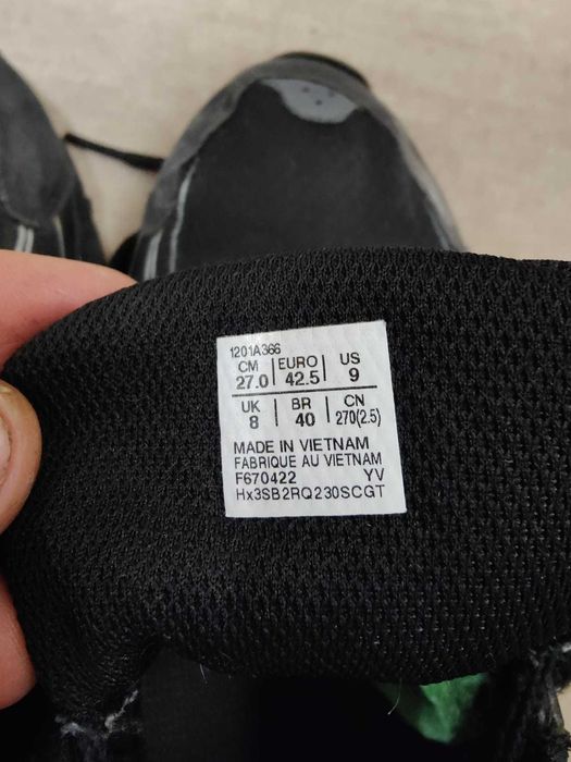 Sapatilhas Asics tam. 42.5 em muito bom estado.