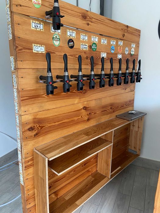 Стінка для кранів.