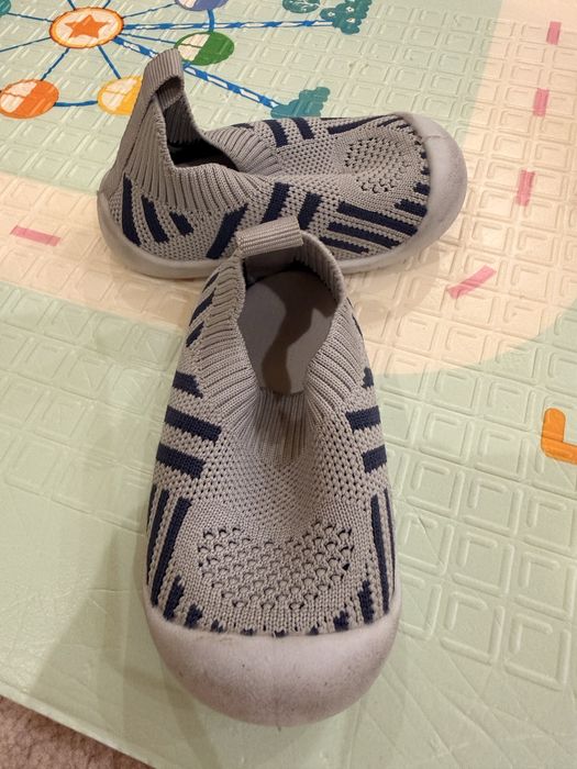 Дитячі кросівки та мокасіни