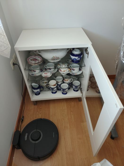 Armário / vitrine com loiça