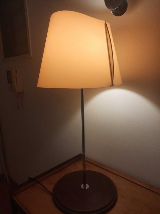 Candeeiro de mesa Area