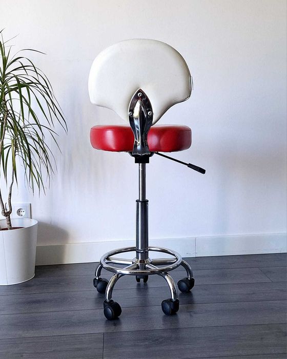 Banco com encosto Italian design. Bench with back