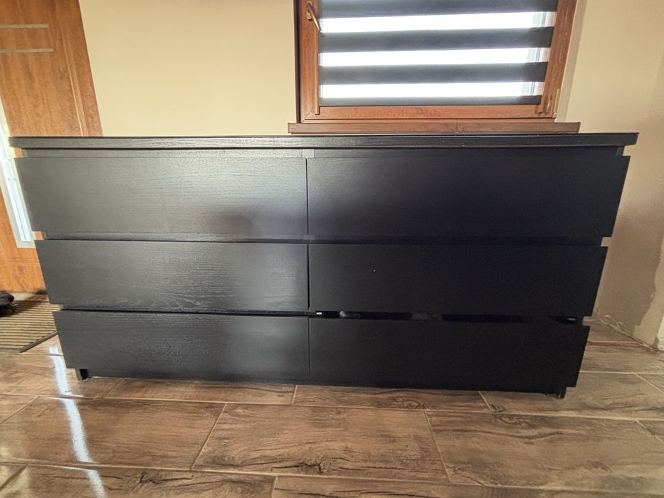 Komoda czarna  z szufladami