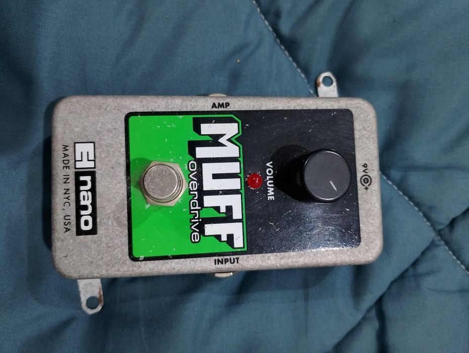 Pedais de guitarra bom  estado