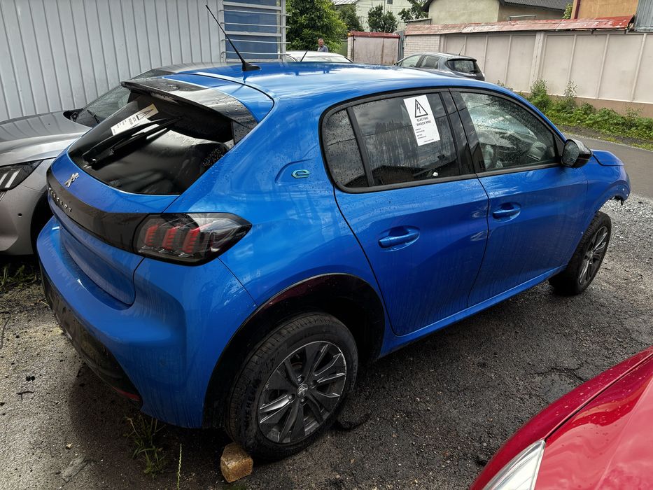 Шрот розборка запчастини Пежо Peugeot 208 e електро