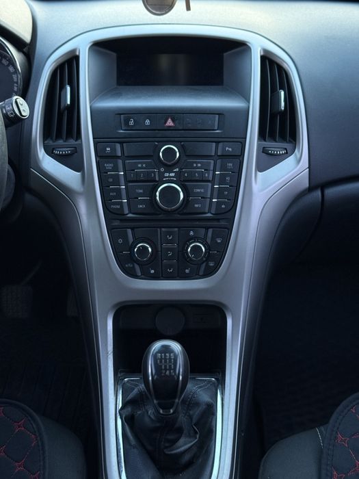 Opel Astra J Hatchback